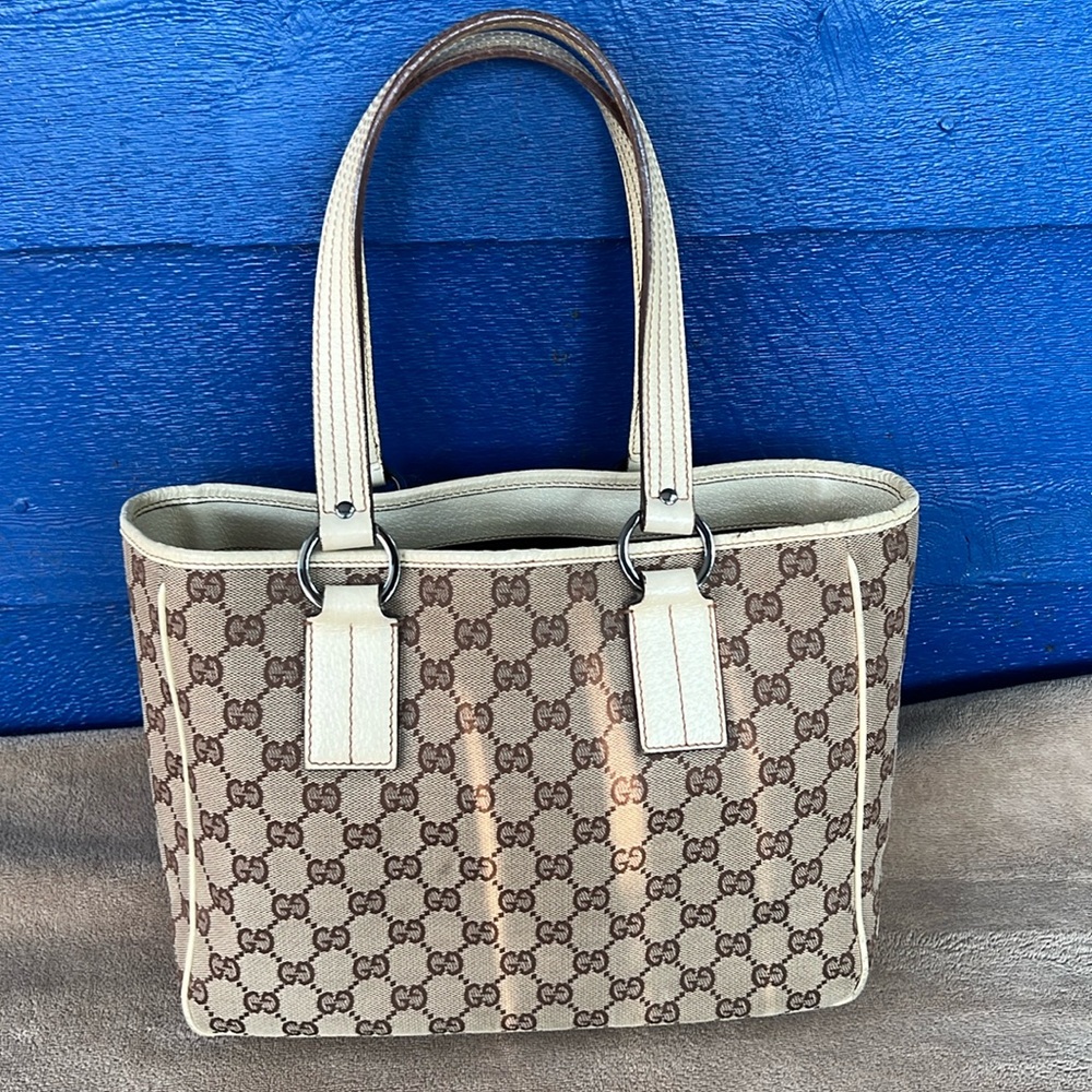 Authentic Gucci shoulder bag